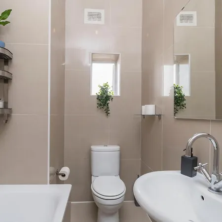Kensington Nest Serviced Town House Londra Esterno foto
